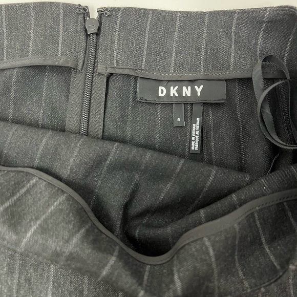 DKNY NWOT Pinstriped Pencil Gray Skirt - Picture 6 of 9